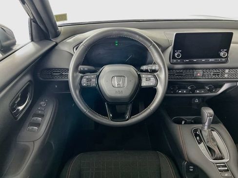 Certified 2025 Honda HR-V Sport image 25