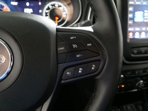 Used 2021 Jeep Cherokee Trailhawk w/ Technology Group AWD/4WD image 28