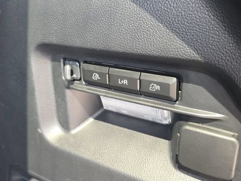 Used 2025 Ford Explorer Platinum RWD image 13