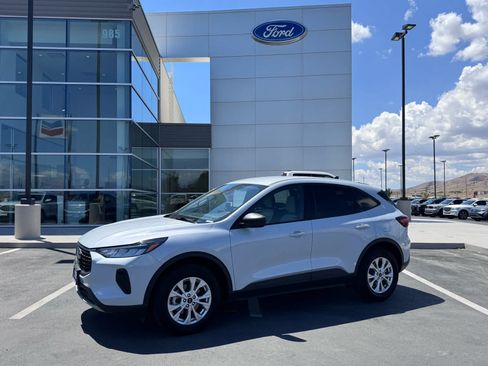 Certified 2025 Ford Escape Active AWD/4WD image 1