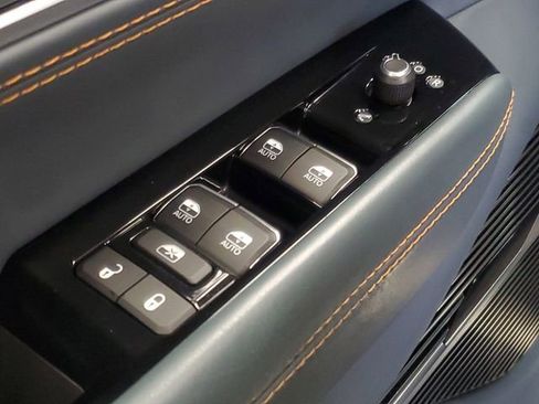 Used 2022 Jeep Grand Wagoneer Series III image 14