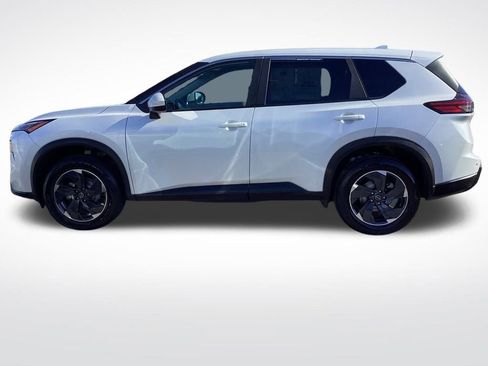 Used 2024 Nissan Rogue SV image 7
