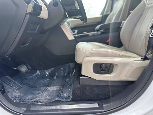 Used 2020 Land Rover Discovery HSE AWD/4WD image 19