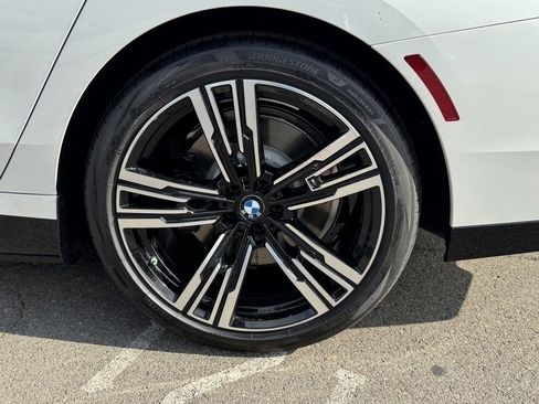 New 2025 BMW 750e xDrive w/ Premium Package image 16