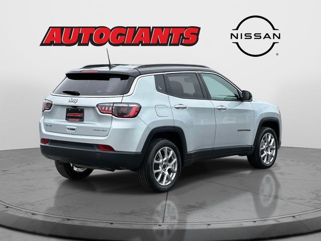 Used 2025 Jeep Compass Limited AWD/4WD image 2