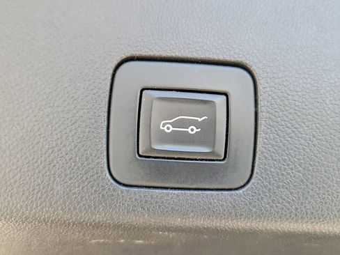 Used 2023 Buick Encore GX Select w/ Sport Touring Package FWD image 9