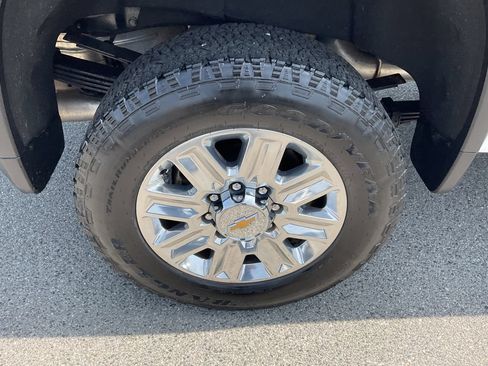 Used 2024 Chevrolet Silverado 3500 High Country AWD/4WD image 10