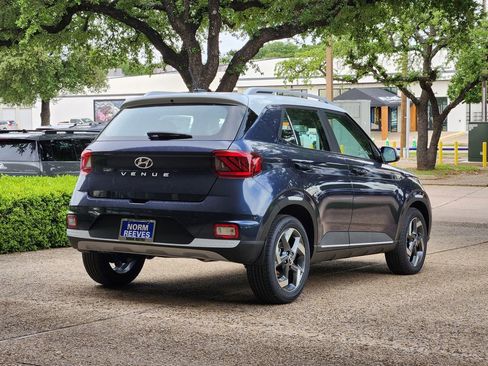 New 2026 Hyundai Venue SEL FWD image 3