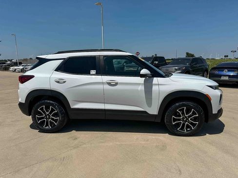 Used 2023 Chevrolet TrailBlazer ACTIV AWD/4WD image 2