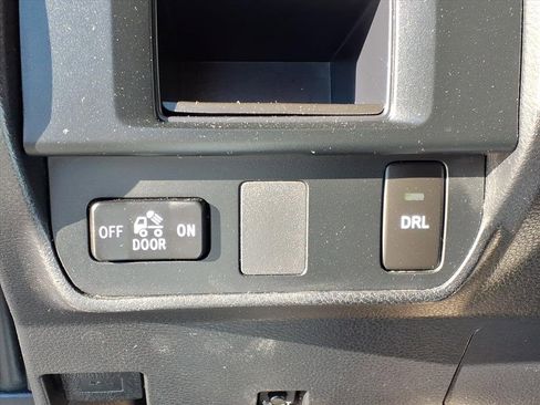 Used 2017 Toyota Tacoma SR5 image 53