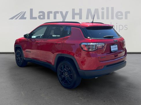 New 2026 Jeep Compass Latitude AWD/4WD image 3