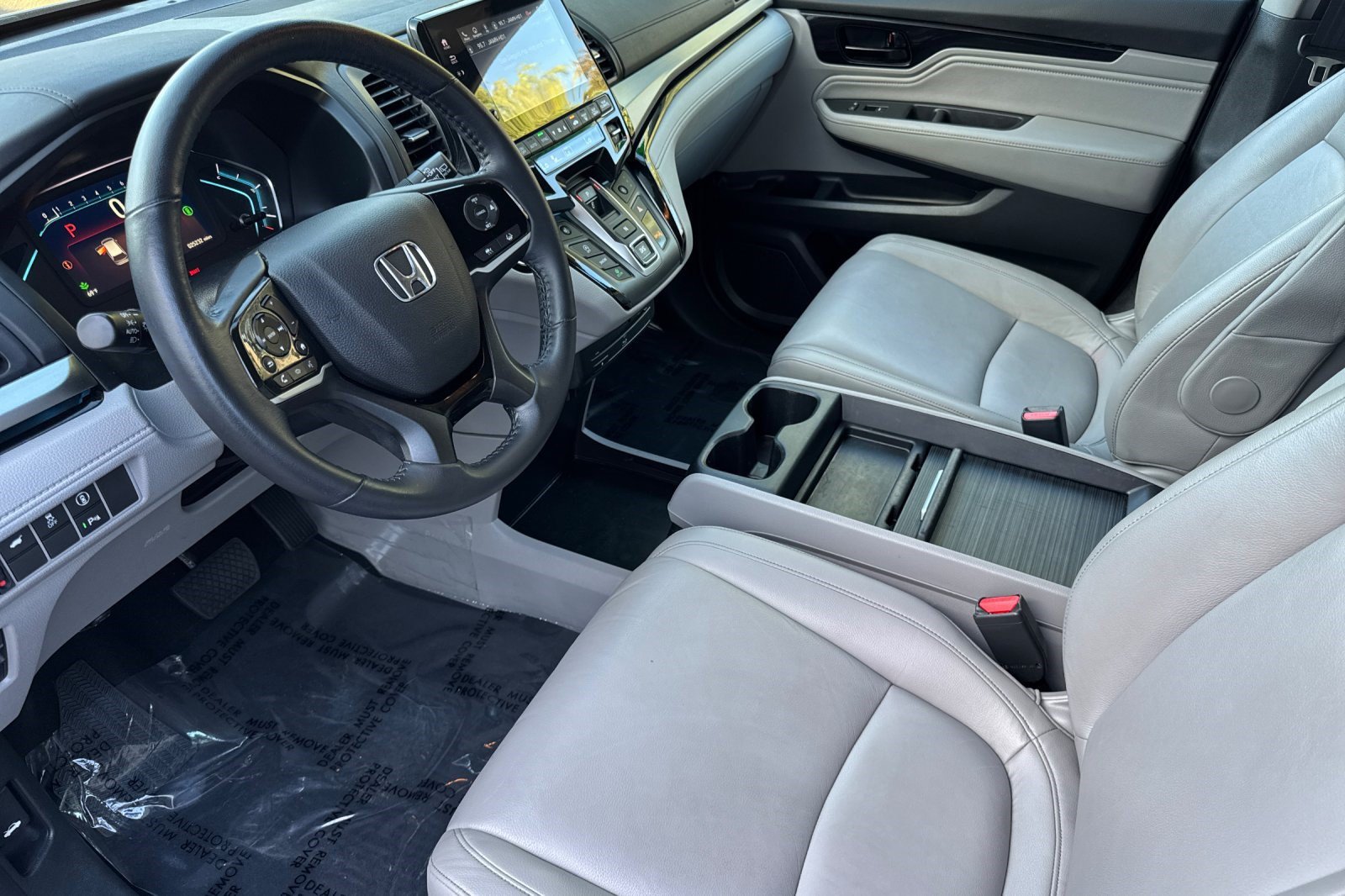 Certified 2024 Honda Odyssey Touring image 4