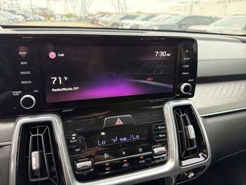 Used 2021 Kia Sorento SX image 11