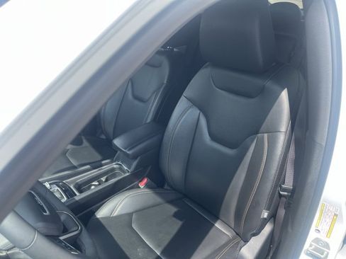 Used 2023 Jeep Compass Latitude image 14