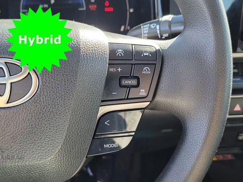 Used 2025 Toyota Camry LE image 8