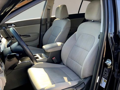 Used 2017 Kia Sportage LX image 23