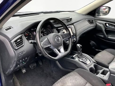 Used 2019 Nissan Rogue SV image 12