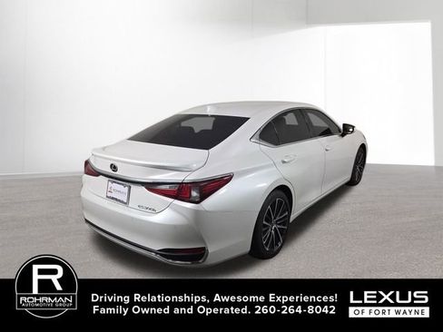 Certified 2024 Lexus ES 300h 300h image 6