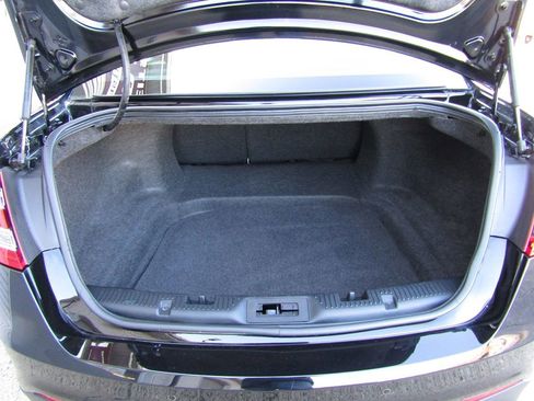 Used 2017 Ford Taurus SEL image 32