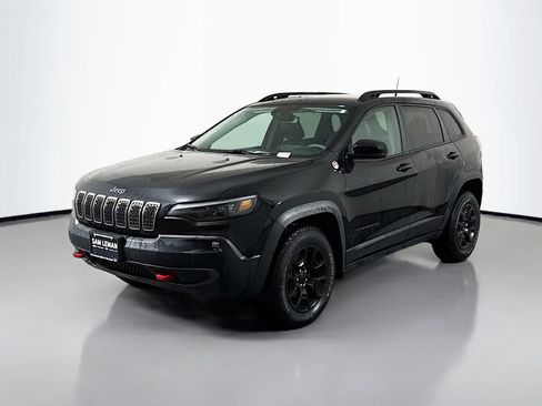 Used 2022 Jeep Cherokee Trailhawk w/ Trailer Tow Group AWD/4WD image 3