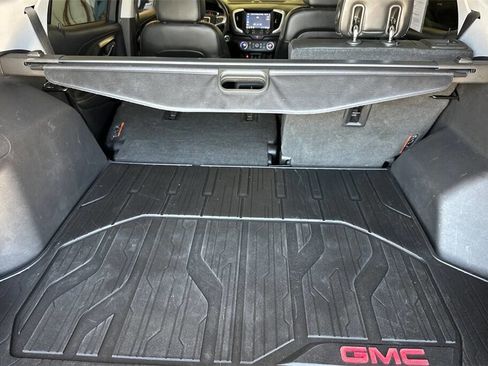 Used 2020 GMC Terrain SLT w/ Preferred Package image 16