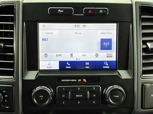 Used 2019 Ford F150 XLT w/ Equipment Group 302A Luxury AWD/4WD image 12