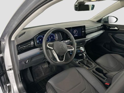 Certified 2025 Volkswagen Jetta SEL image 8