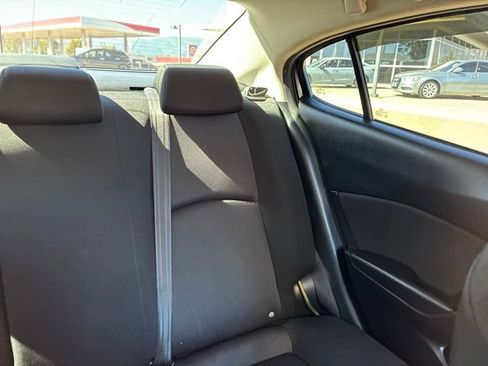 Used 2018 MAZDA MAZDA3 Sport FWD image 18