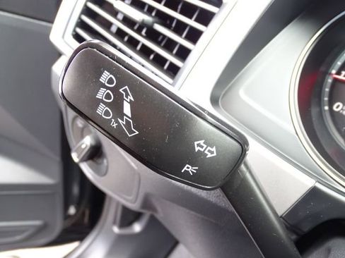 Used 2021 Volkswagen Atlas SE w/ Towing Package image 13