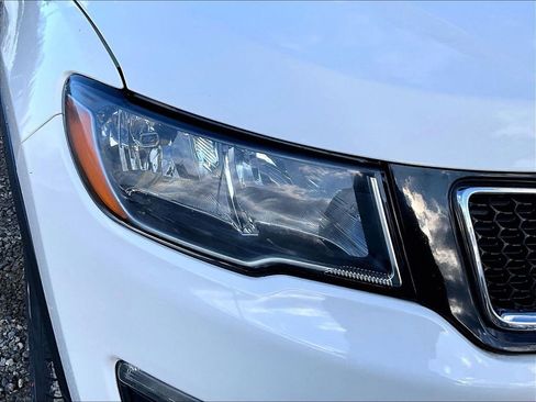 Used 2018 Jeep Compass Latitude w/ Popular Equipment Group image 26