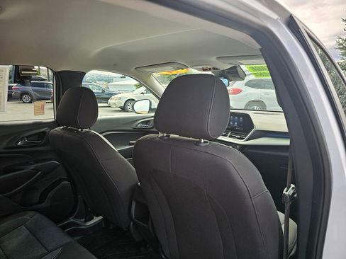 Certified 2024 Chevrolet Trax LS w/ LS Convenience Package FWD image 12