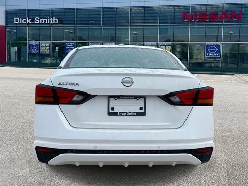 Used 2025 Nissan Altima 2.5 SV image 5