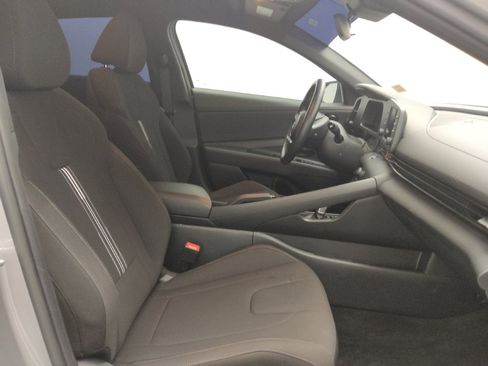 Used 2025 Hyundai Elantra Sport FWD image 21
