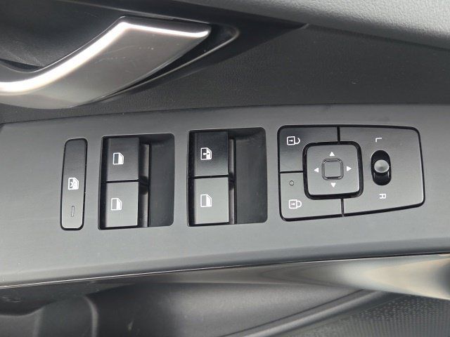 Used 2024 Kia Niro LX FWD image 18