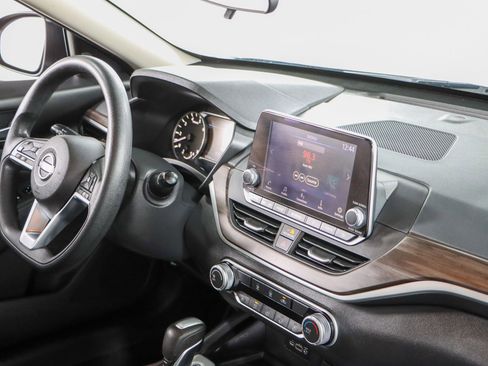 Used 2024 Nissan Altima 2.5 SV image 25