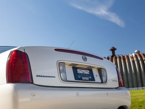 Used 2000 Cadillac De Ville DTS w/ Comfort/Convenience Pkg image 22