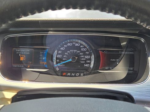 Used 2017 Ford Taurus SEL w/ Equipment Group 201A FWD image 16