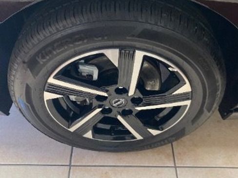 Used 2025 Nissan Sentra SV FWD image 25