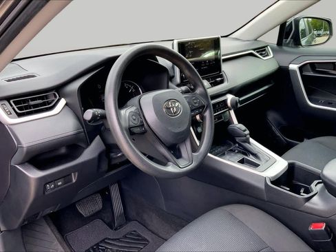 Used 2023 Toyota RAV4 LE FWD image 17