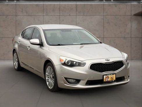Used 2014 Kia Cadenza Premium image 2