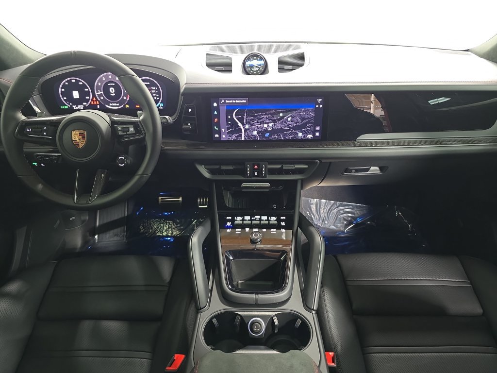 Certified 2026 Porsche Cayenne GTS AWD/4WD image 13
