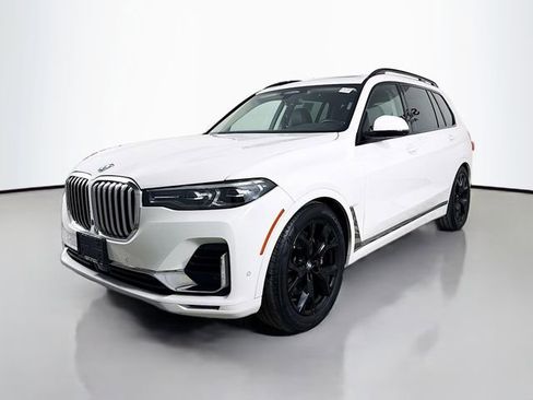 Used 2022 BMW X7 xDrive40i w/ Premium Package image 3