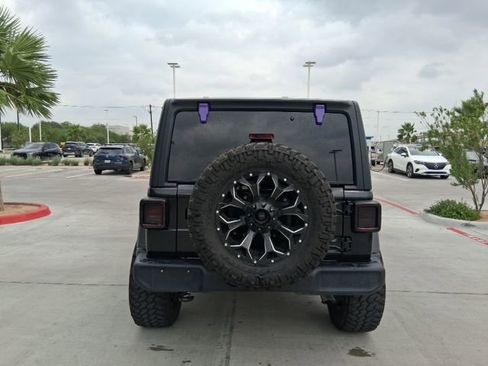 Used 2025 Jeep Wrangler Unlimited Sport AWD/4WD image 5