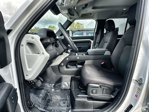 Used 2023 Land Rover Defender 110 image 2