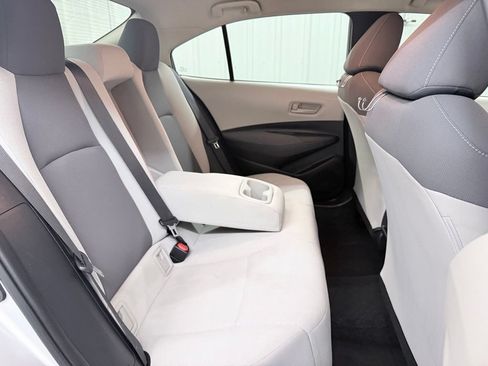 Used 2022 Toyota Corolla LE FWD image 33