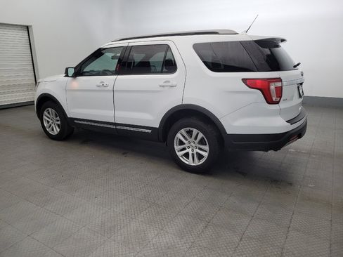 Used 2019 Ford Explorer XLT w/ Equipment Group 202A image 3