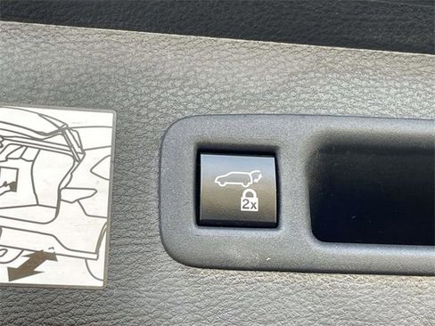 Used 2022 Toyota Sienna XLE image 14