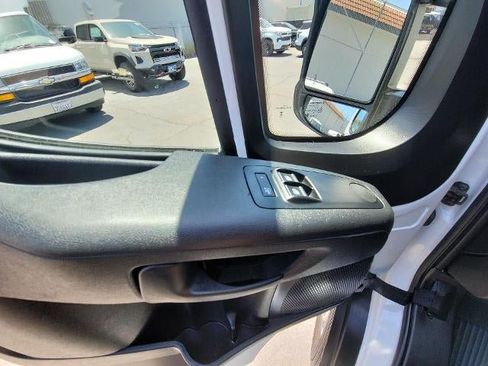 Used 2025 RAM ProMaster 2500 w/ U-Haul Equipment Group FWD image 21