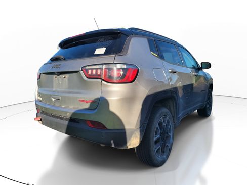Used 2019 Jeep Compass Trailhawk w/ Leather Interior Group AWD/4WD image 4