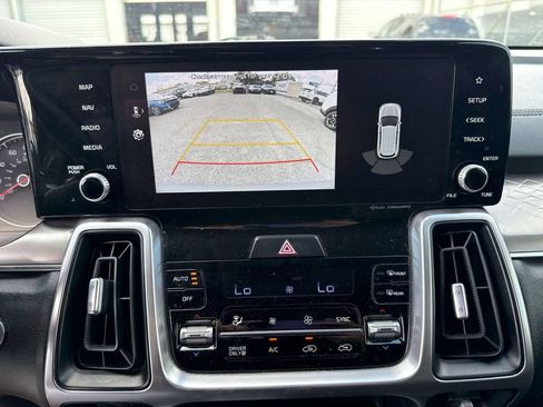 Used 2022 Kia Sorento S FWD image 27